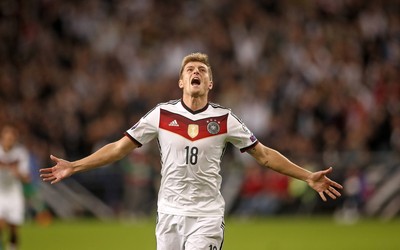 九体育精华-凯拉马赛回旋过人惊艳